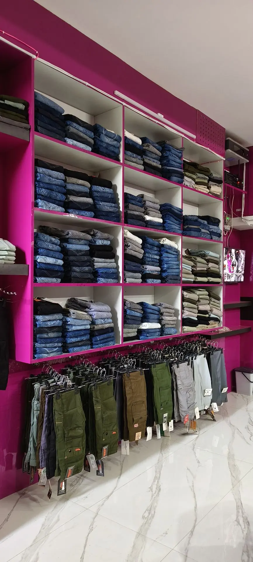 E1 Bazar